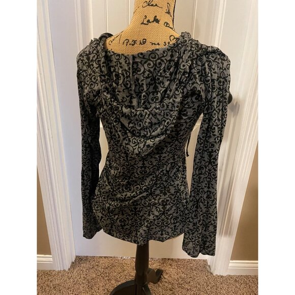 Lightweight Marika Yoga top - Picture 2 of 3